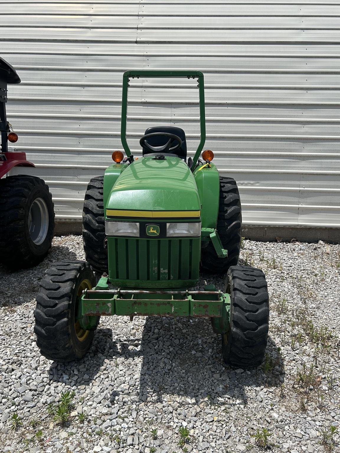 2008 John Deere 3005 Image