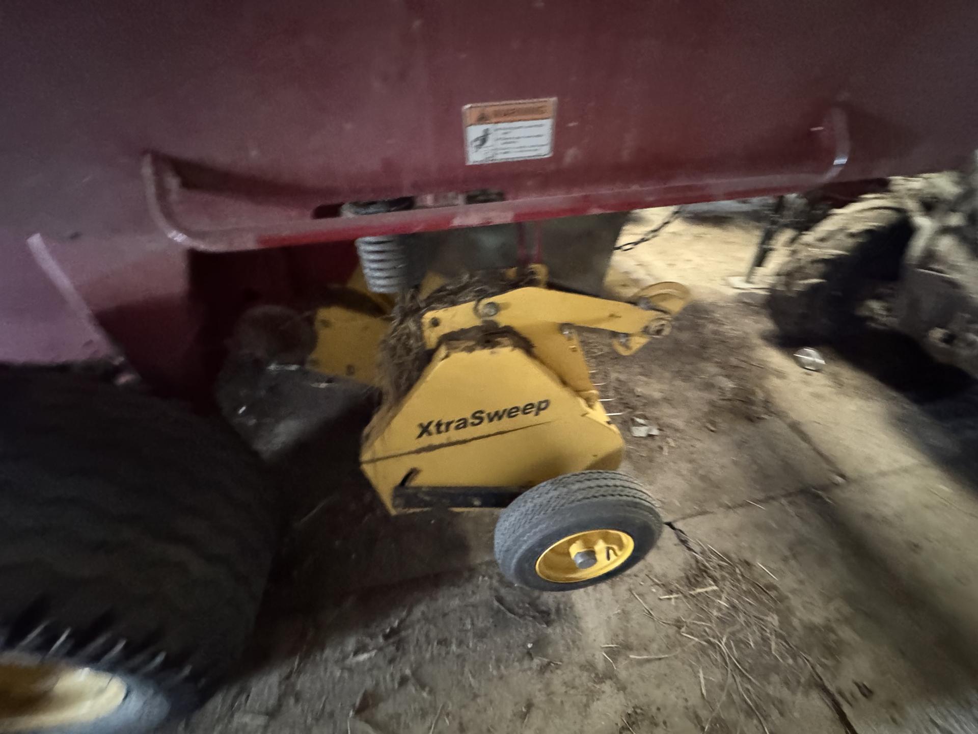2007 New Holland BR780A Image