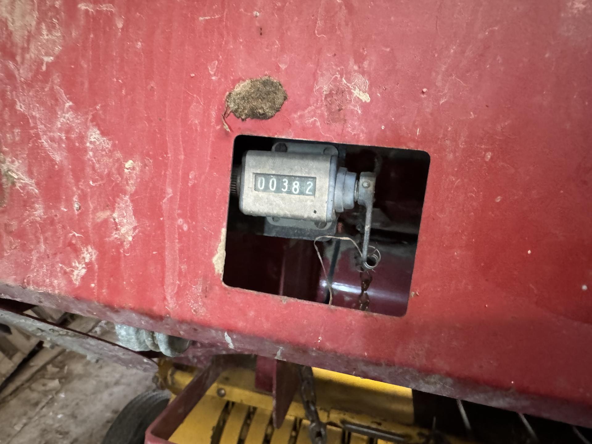 2007 New Holland BR780A Image