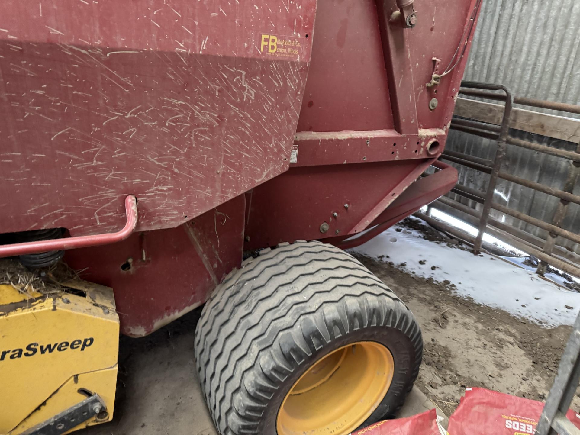 2007 New Holland BR780A Image
