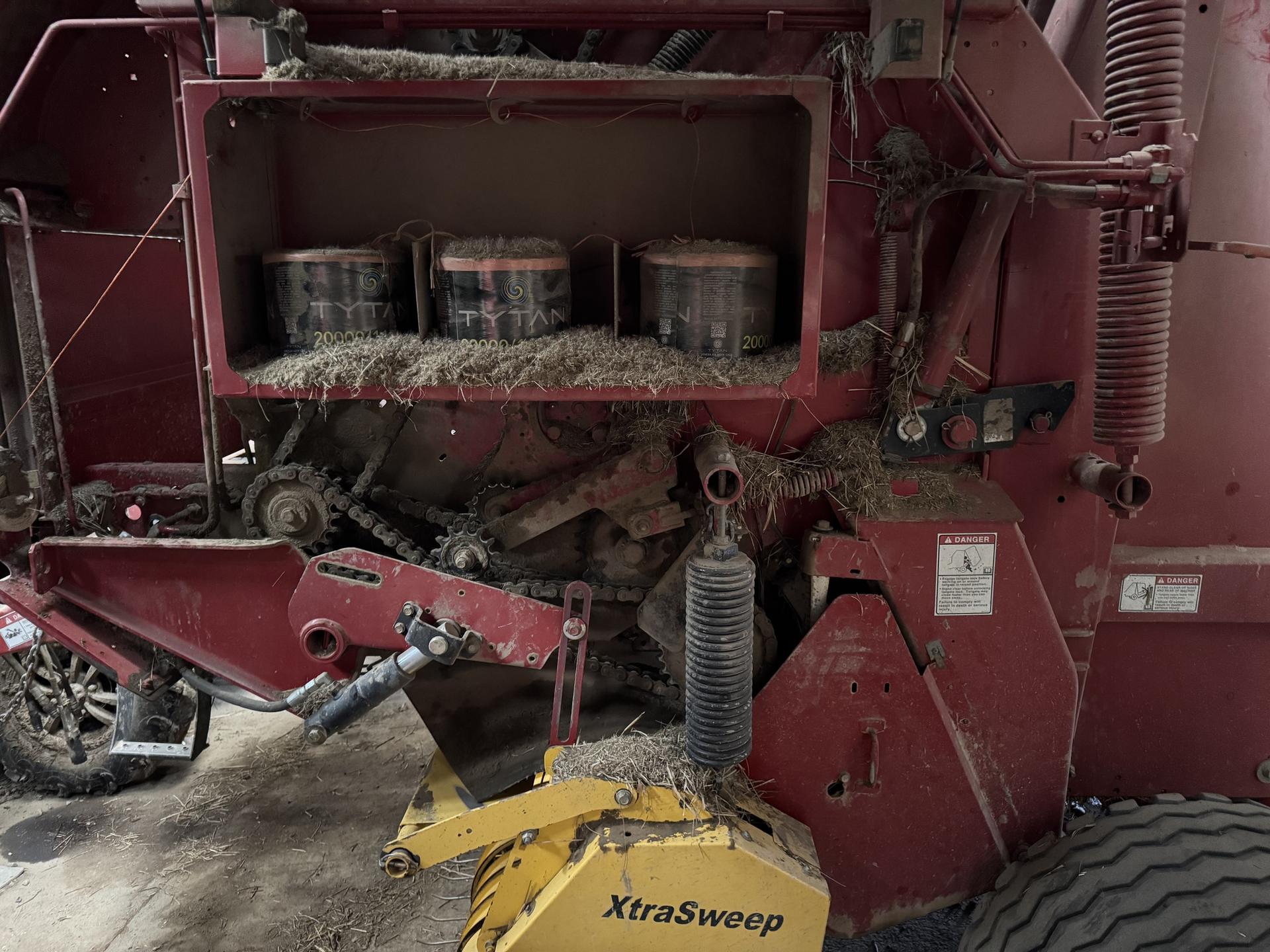 2007 New Holland BR780A Image