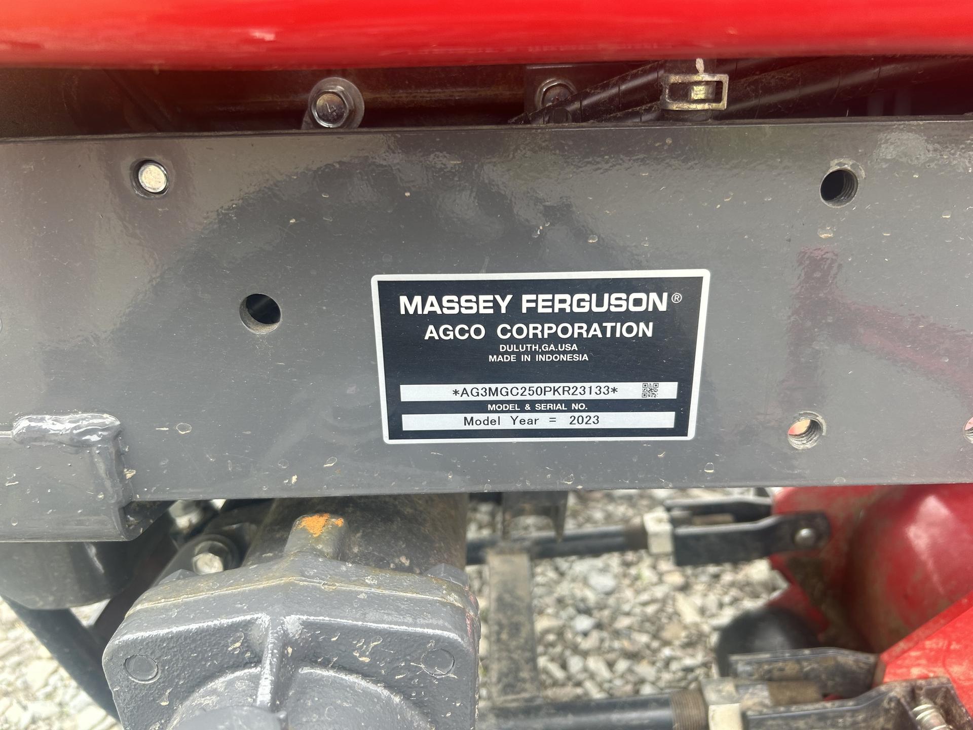 2024 Massey Ferguson GC1725M Image