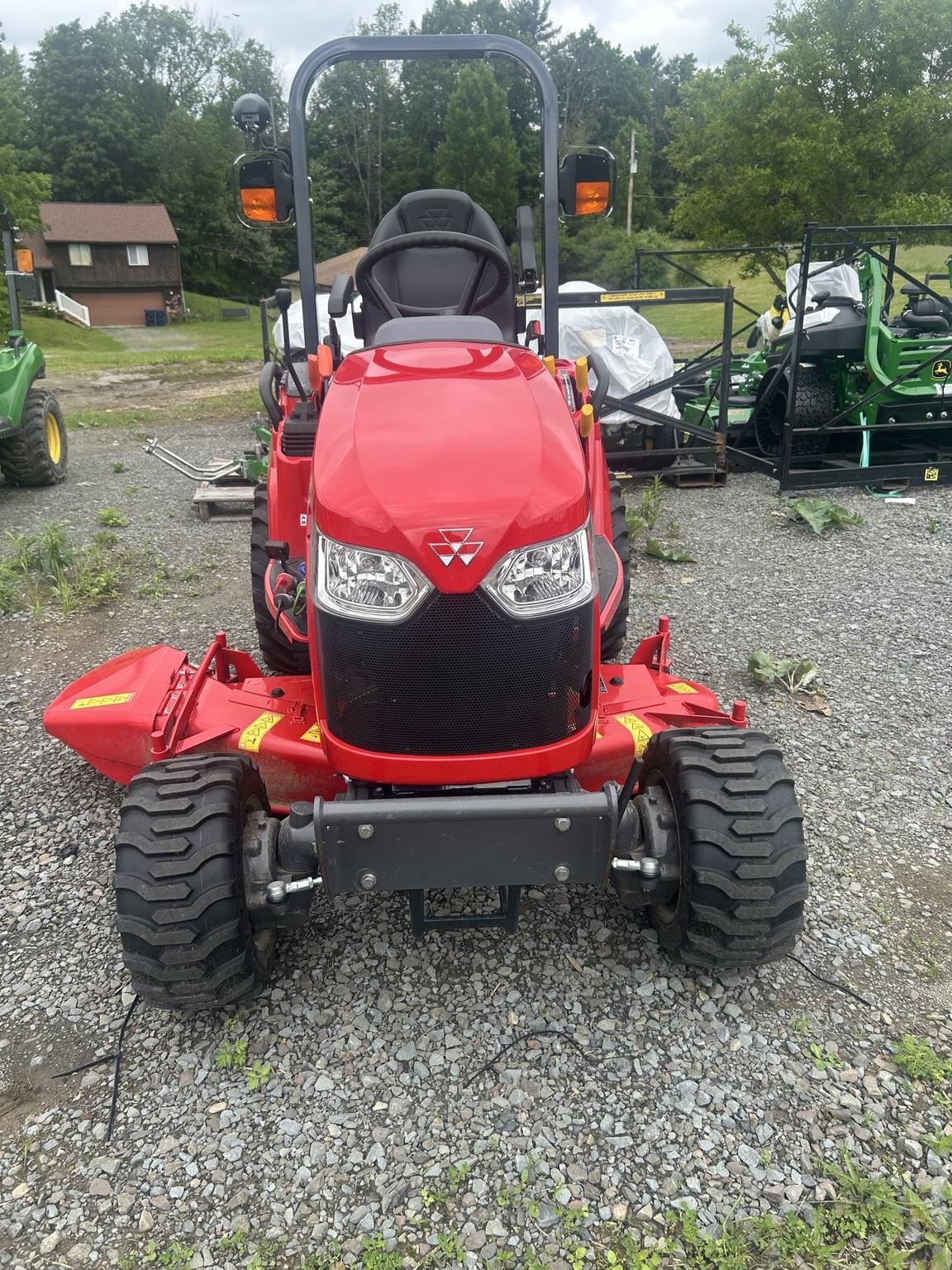 2024 Massey Ferguson GC1725M Image