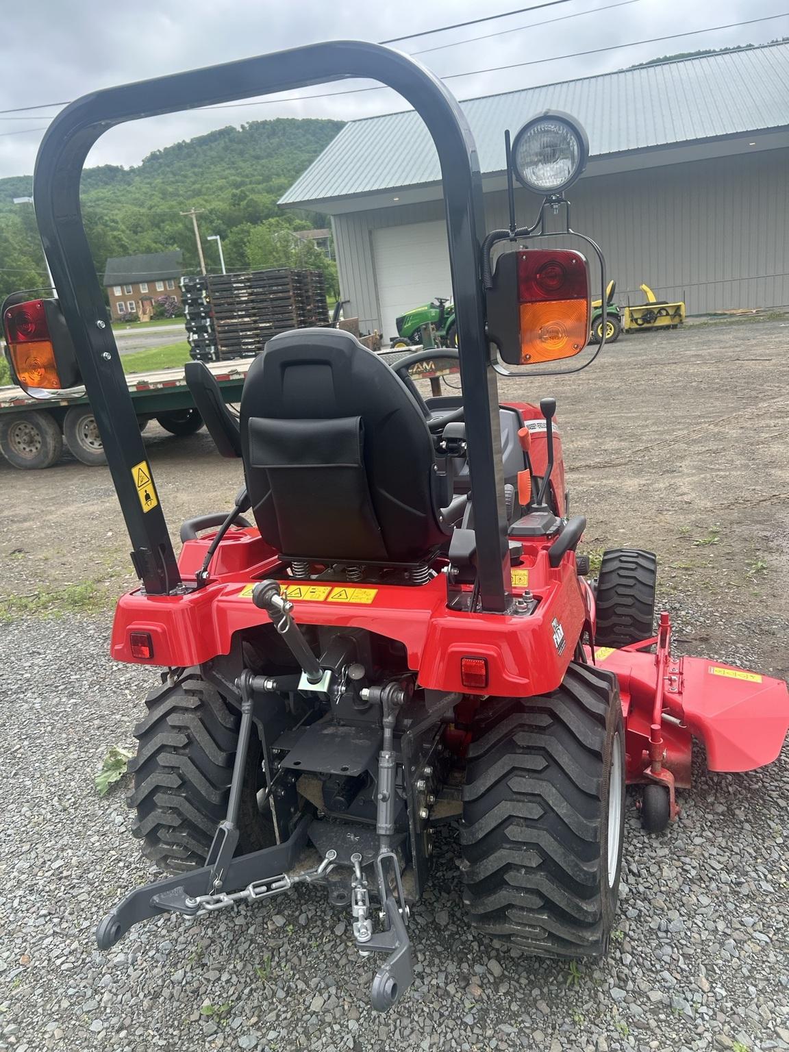 2024 Massey Ferguson GC1725M Image