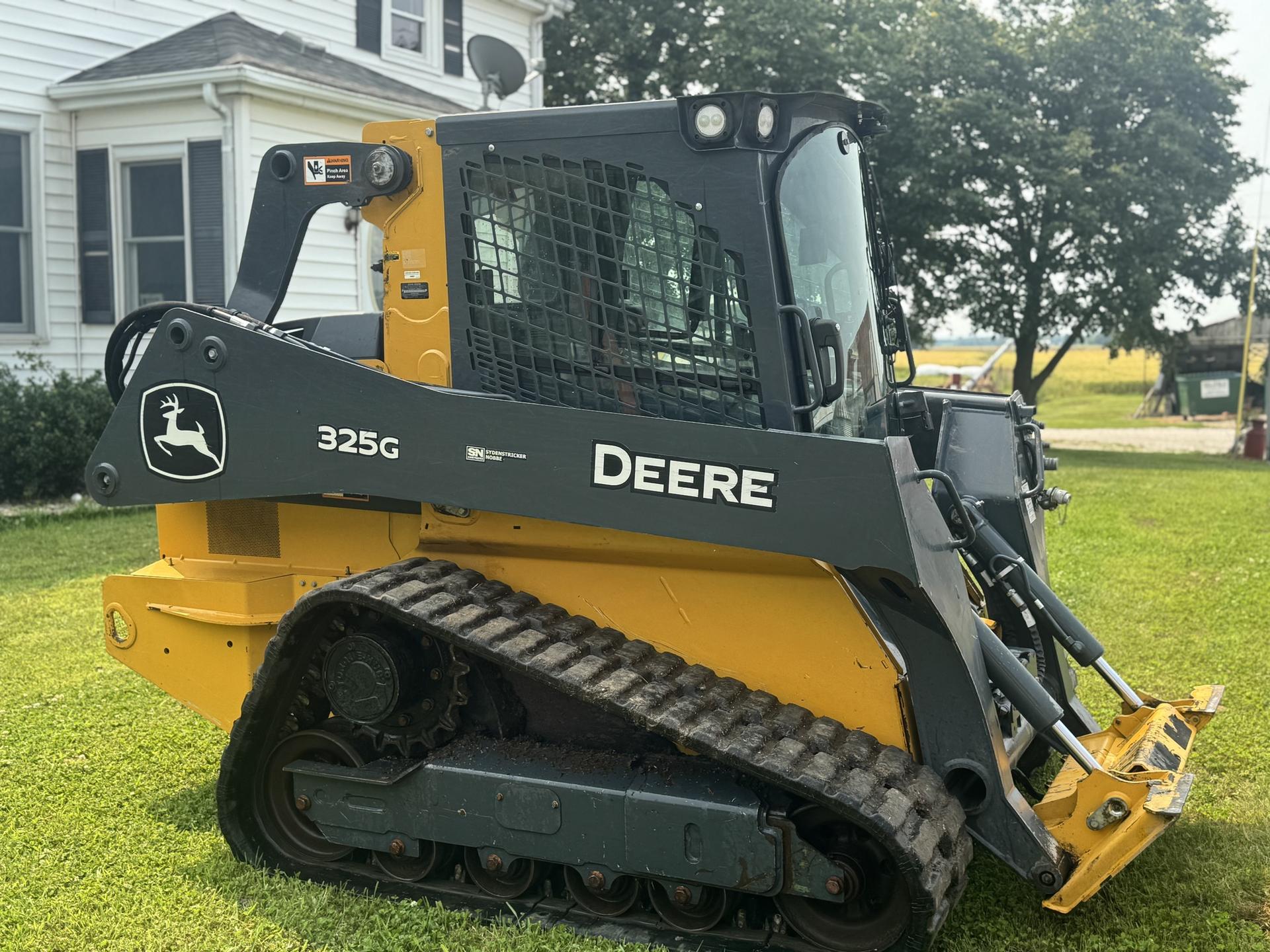2020 John Deere 325G Image