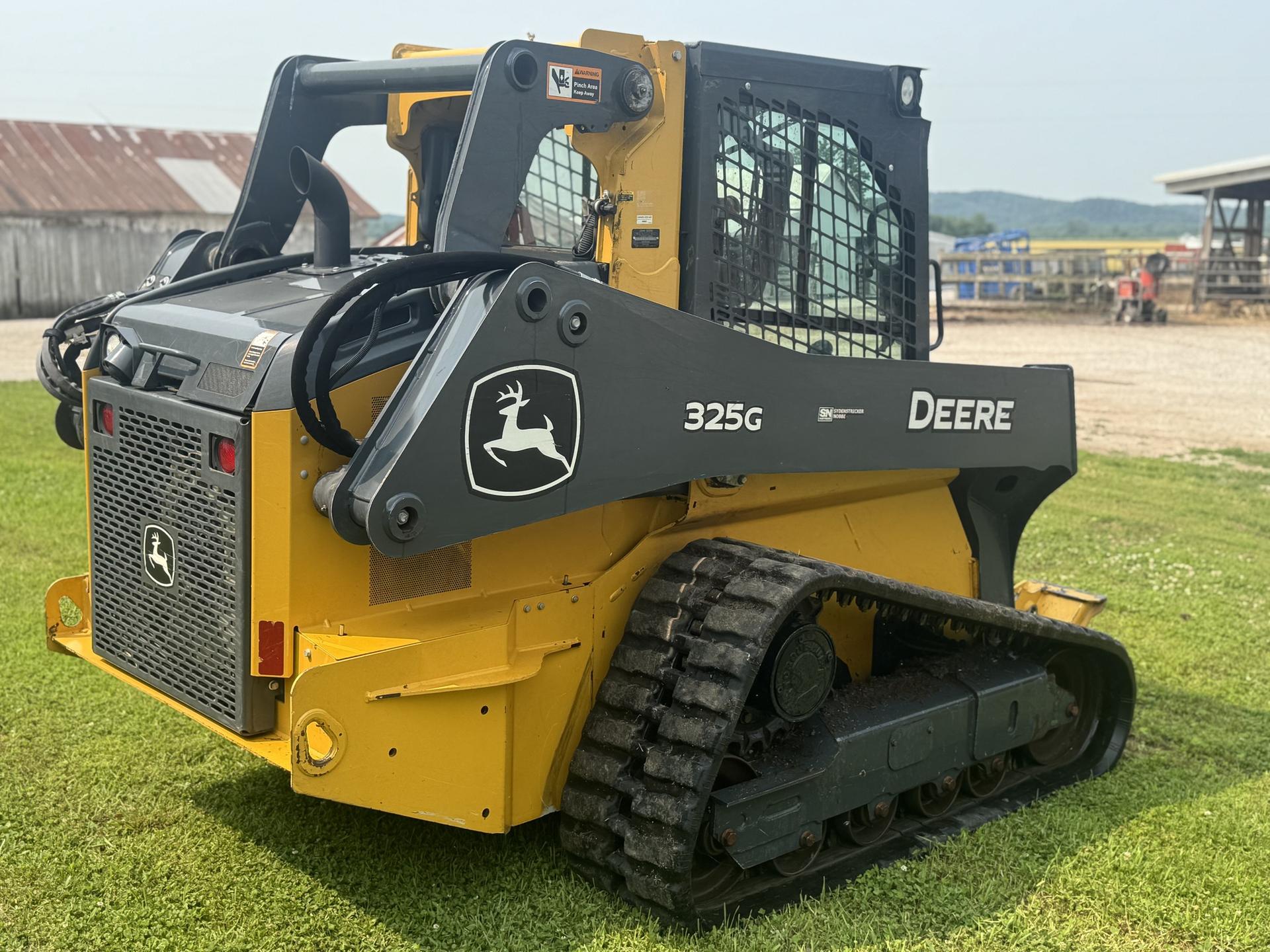 2020 John Deere 325G Image