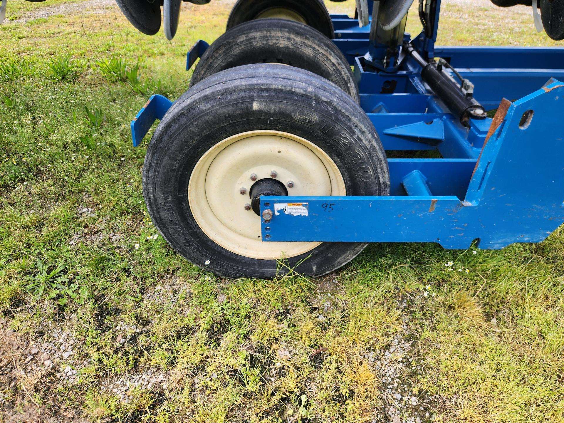 2014 Kinze 3600 Image