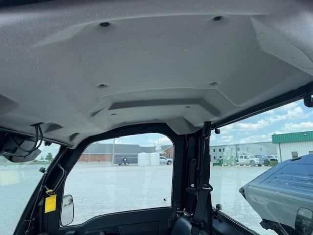 2024 John Deere XUV 835M Image