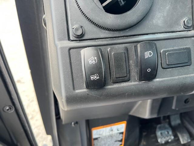 2024 John Deere XUV 835M Image