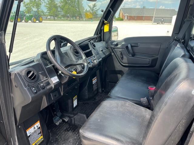 2024 John Deere XUV 835M Image