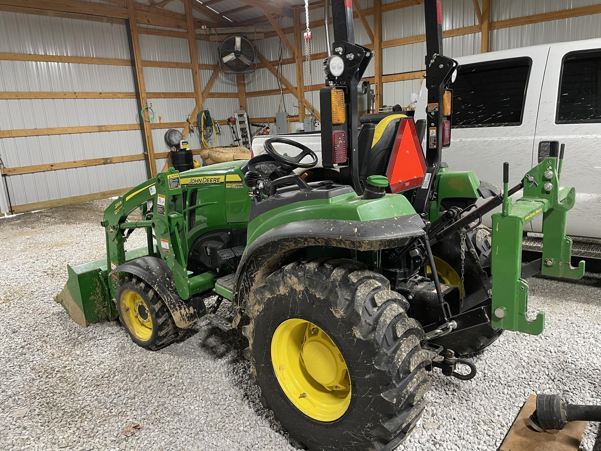 2021 John Deere 2032R Image