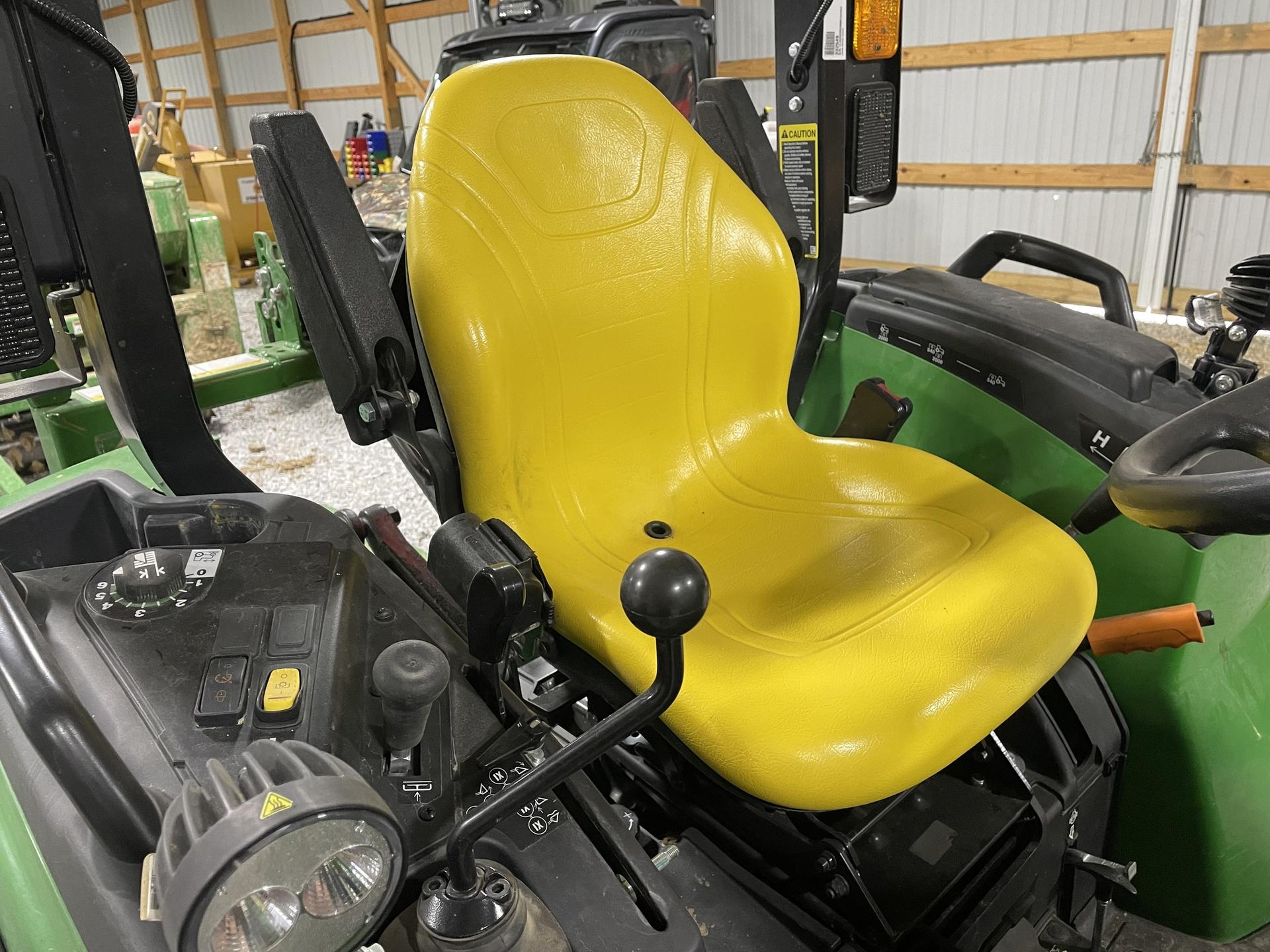 2021 John Deere 2032R Image
