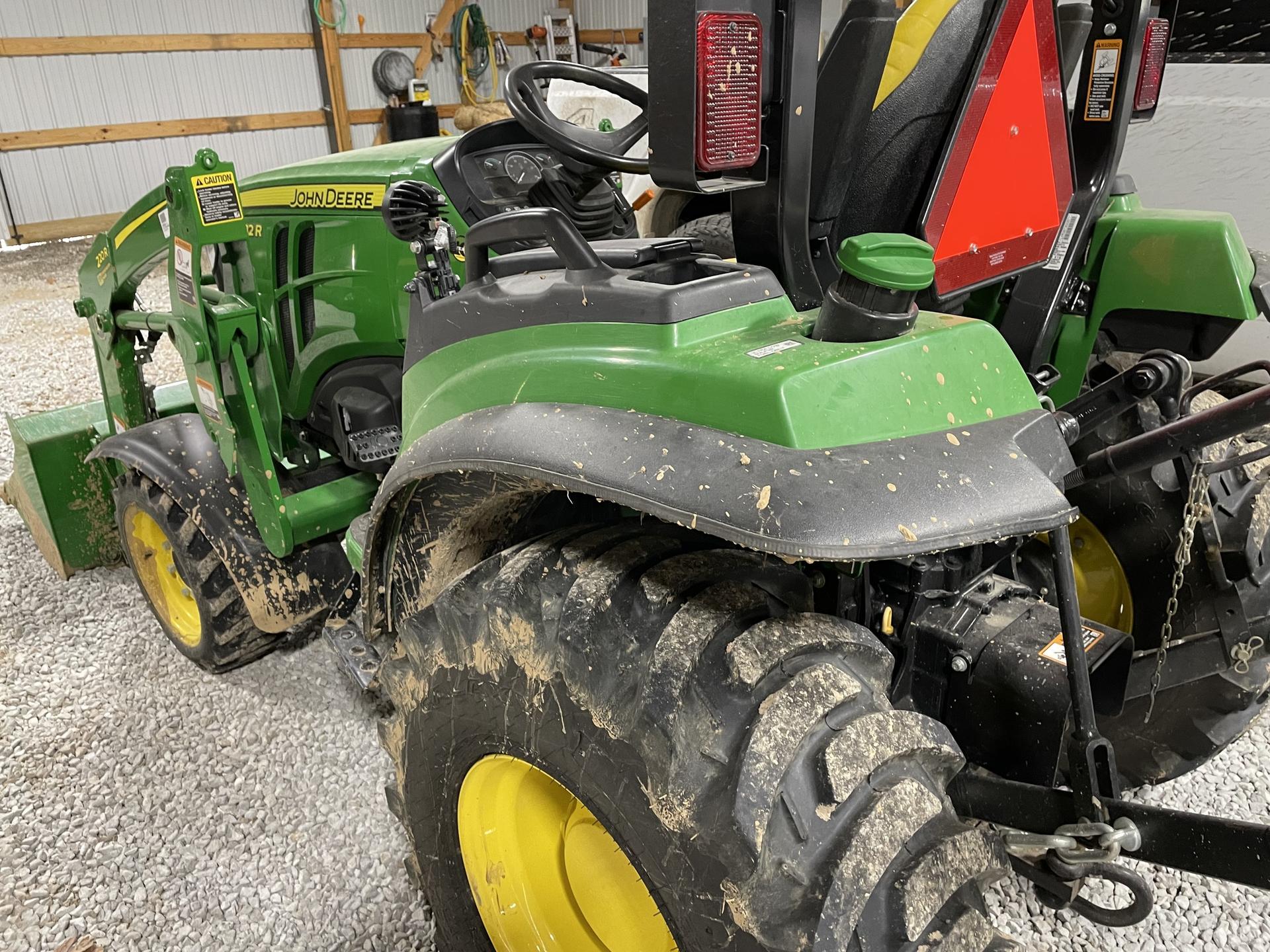 2021 John Deere 2032R Image