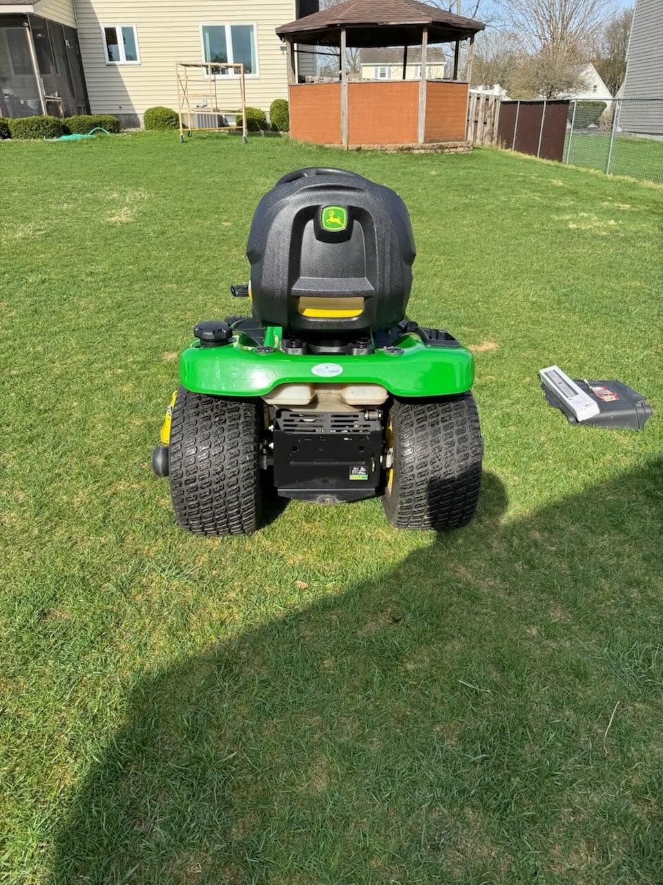 2014 John Deere X320 Image
