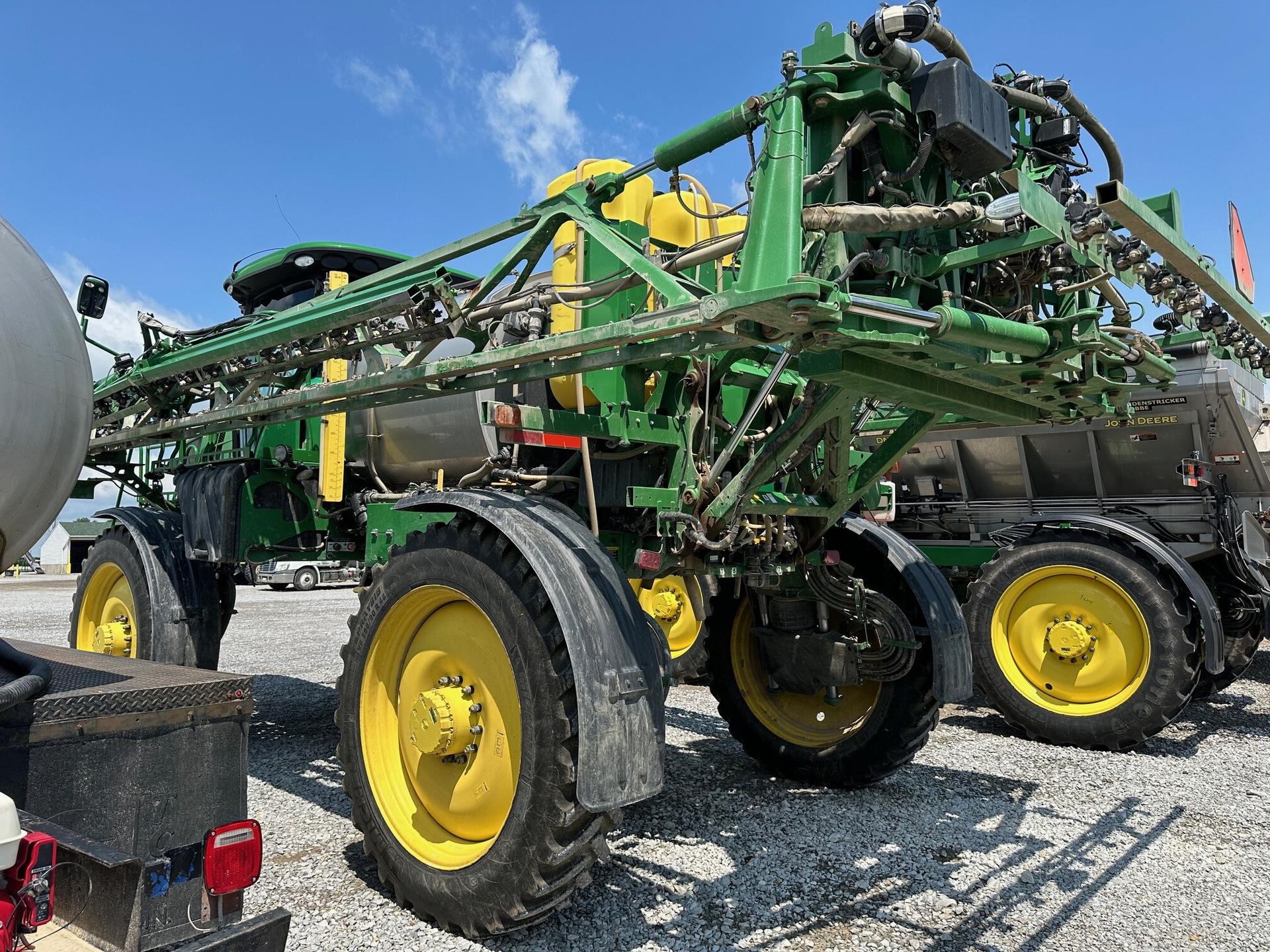 2021 John Deere R4038 Image