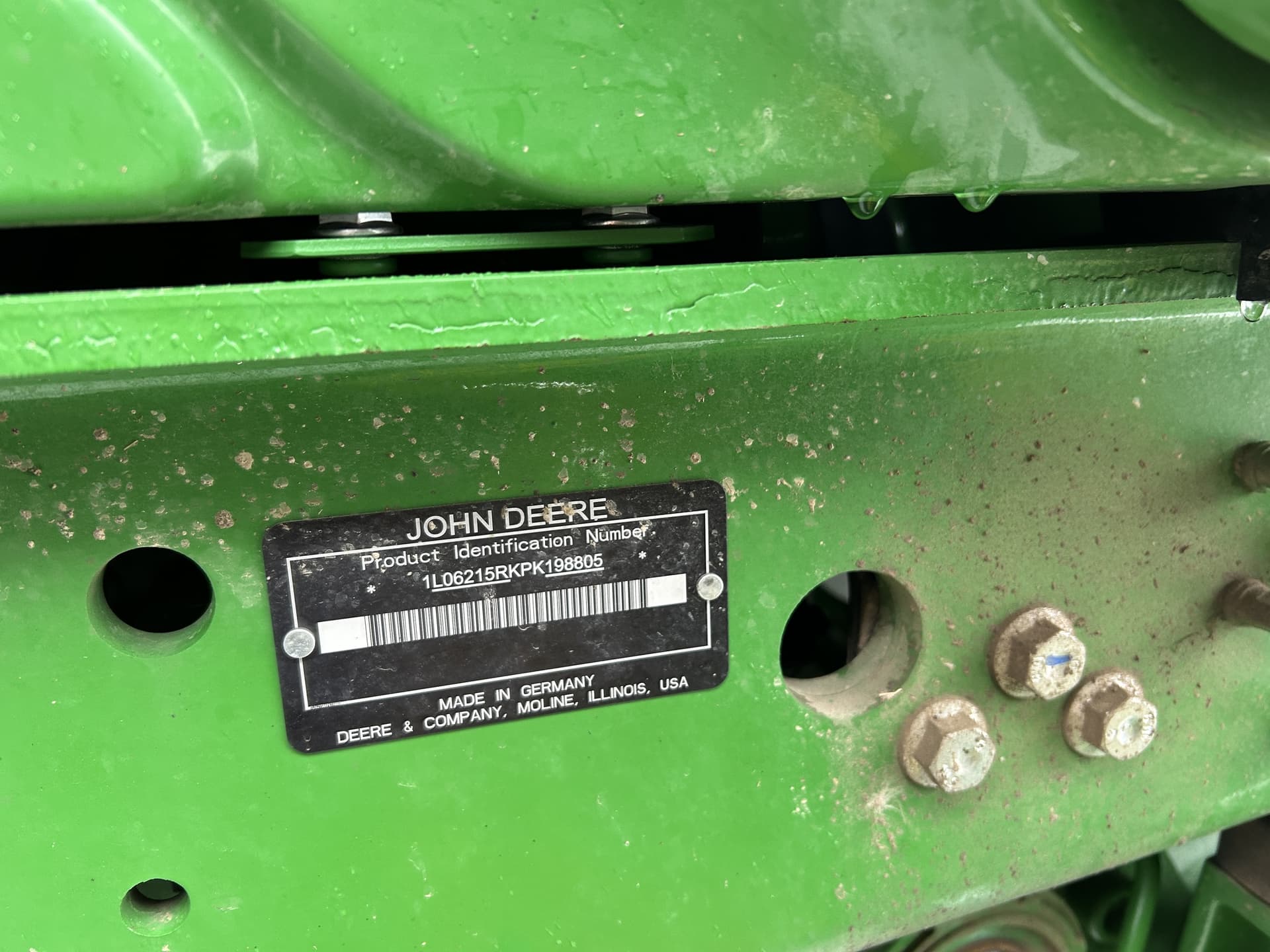 2023 John Deere 6R 215 Image
