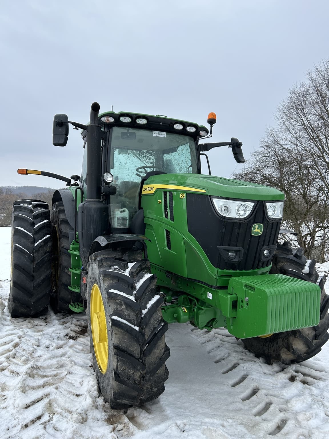2023 John Deere 6R 215 Image
