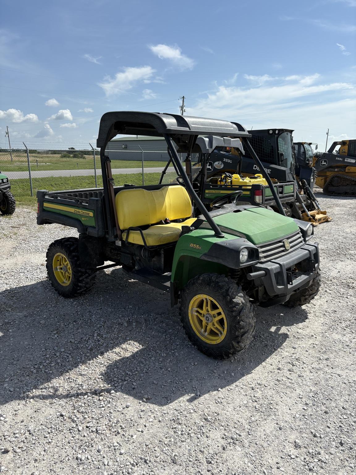 2017 John Deere XUV 855D GREEN Image