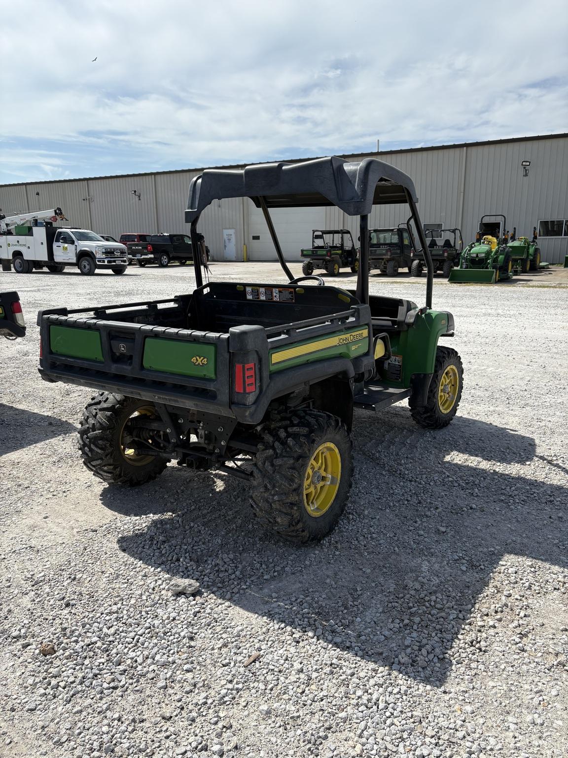 2017 John Deere XUV 855D GREEN Image