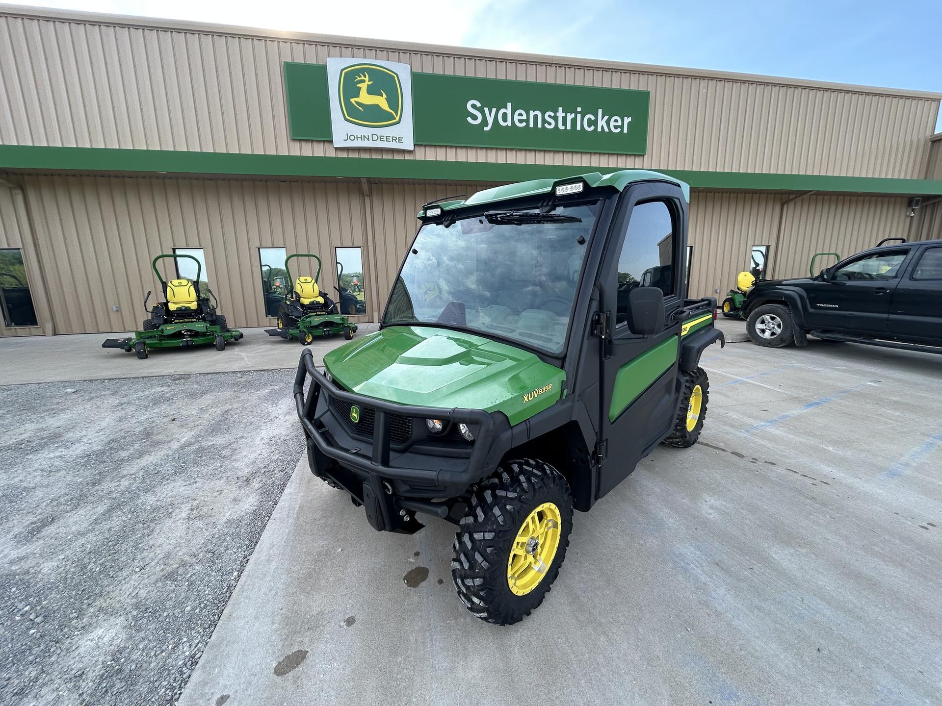 2023 John Deere XUV 835R Image