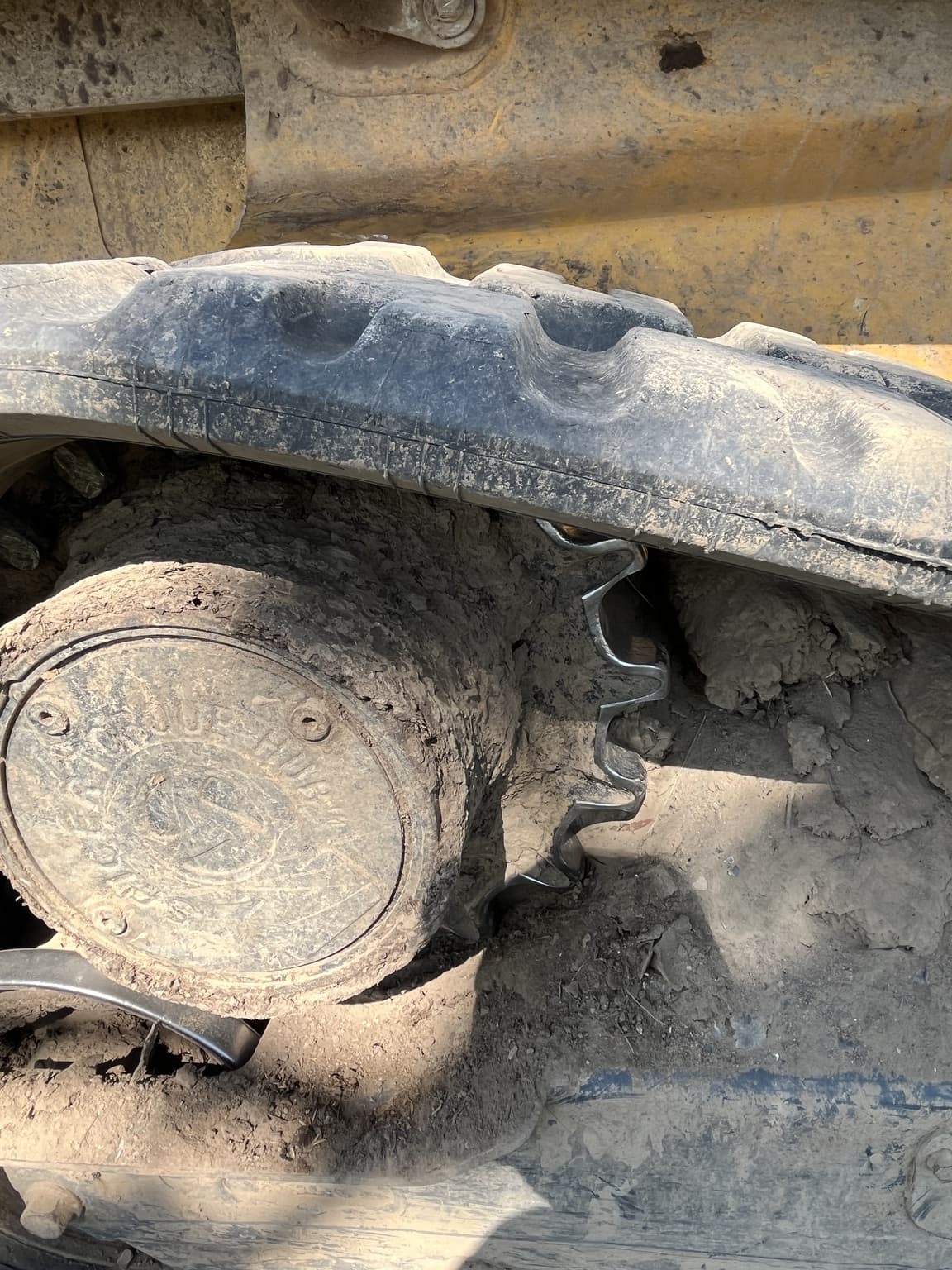 2023 John Deere 325G Image