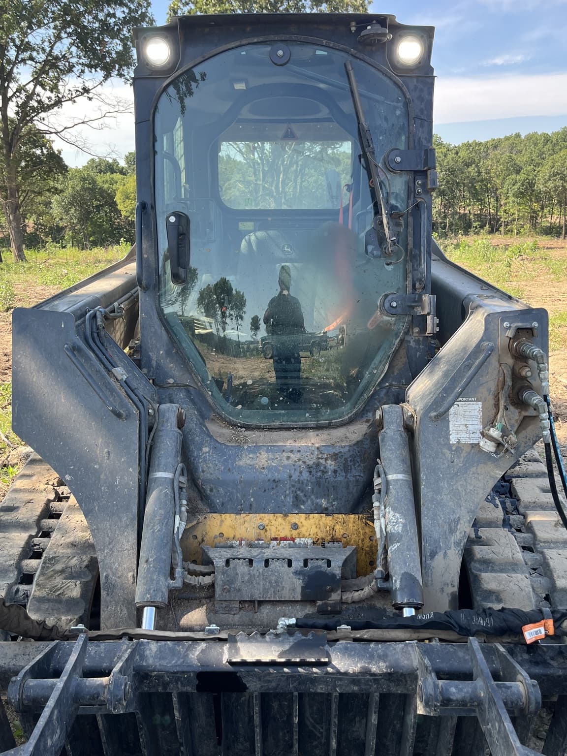 2023 John Deere 325G Image