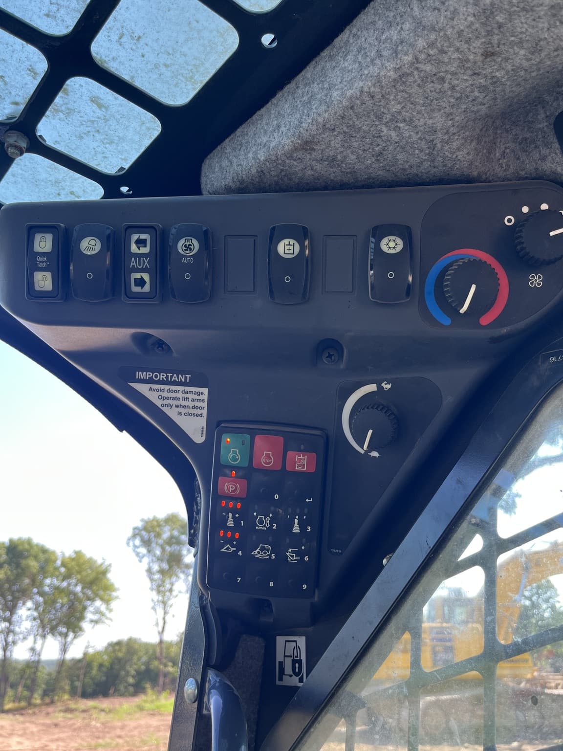 2023 John Deere 325G Image