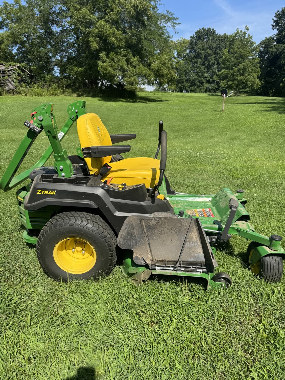 2023 John Deere Z515E Image
