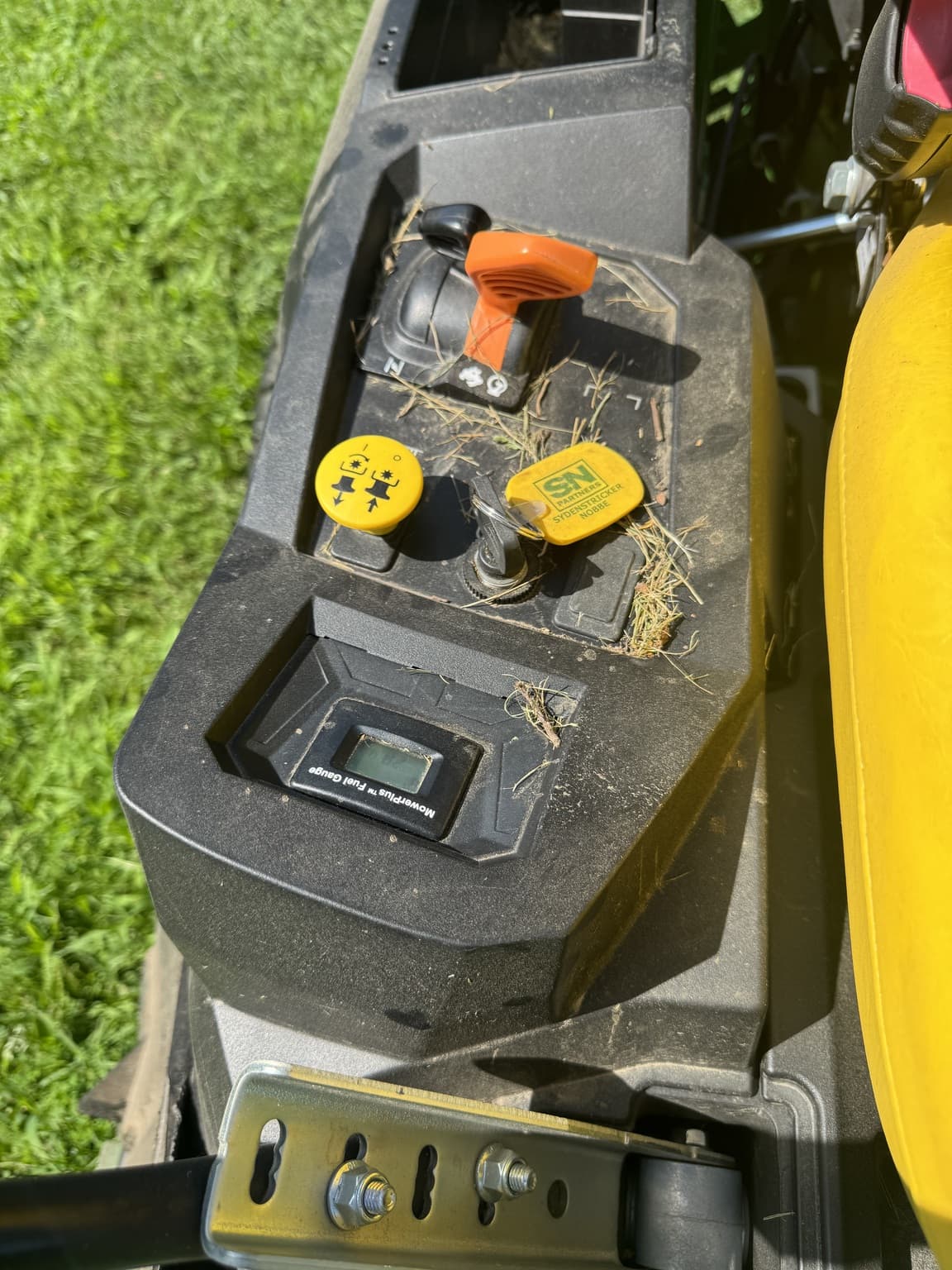 2023 John Deere Z515E Image