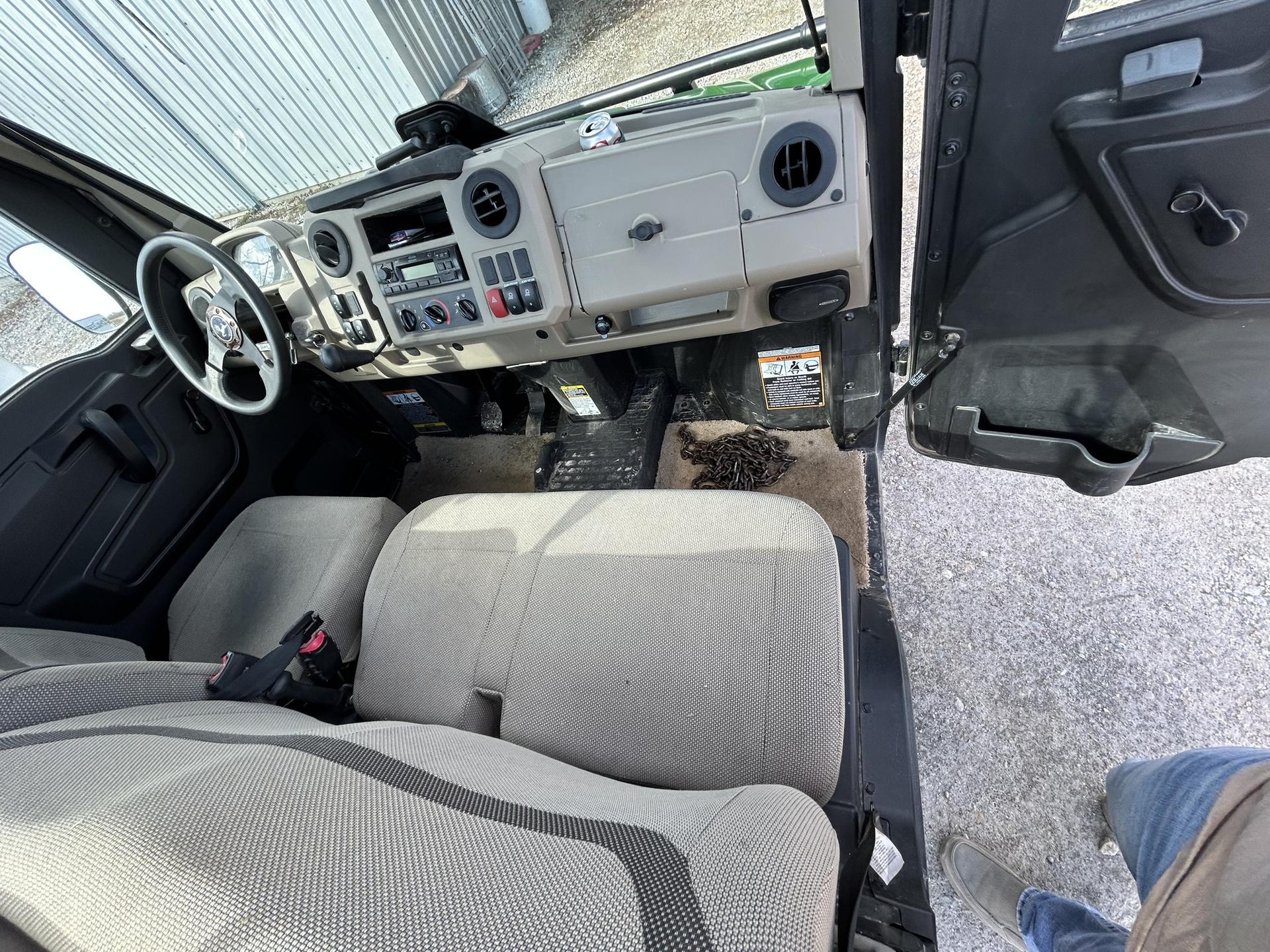 2023 John Deere XUV 835R Image