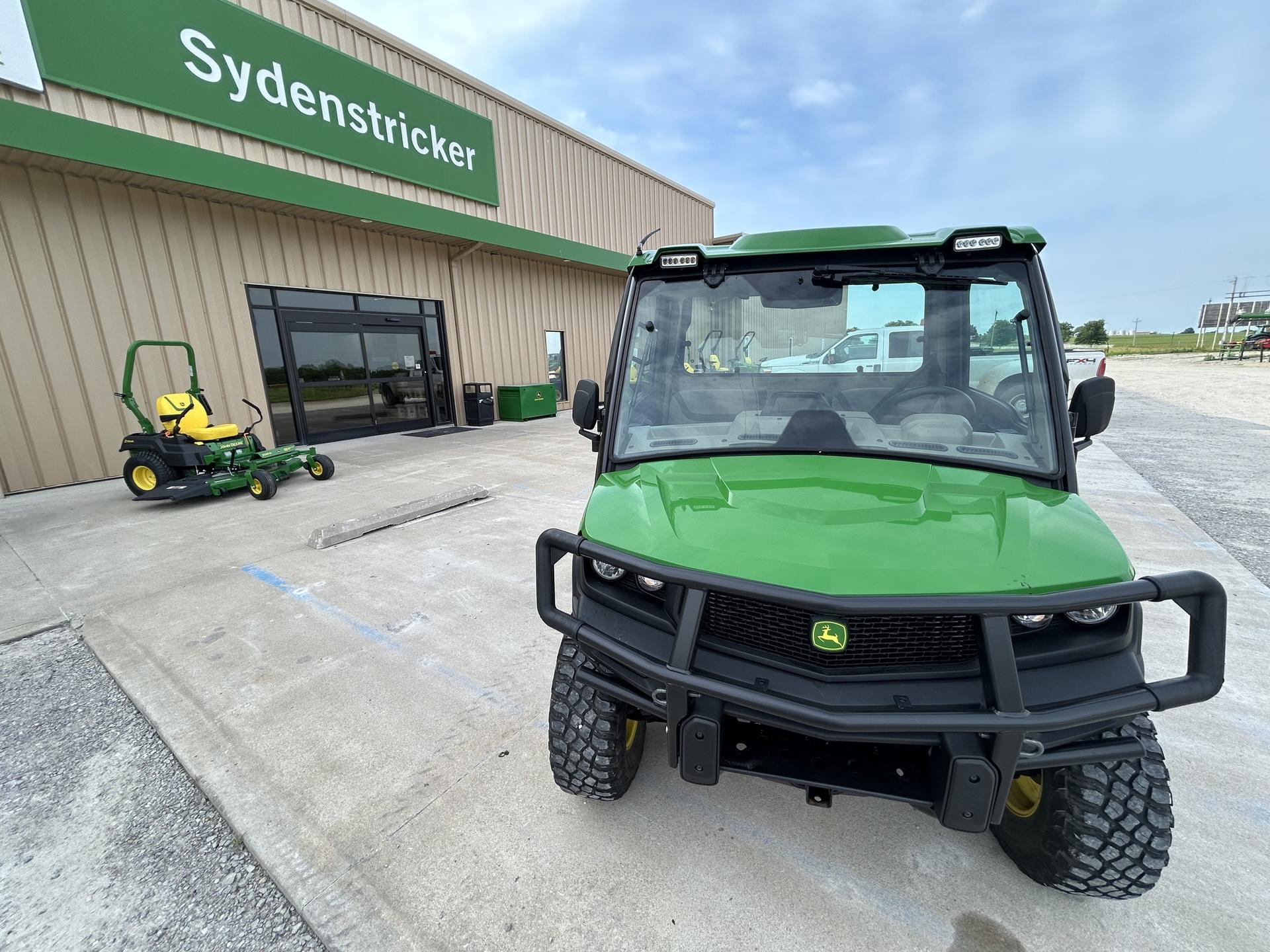 2023 John Deere XUV 835R Image