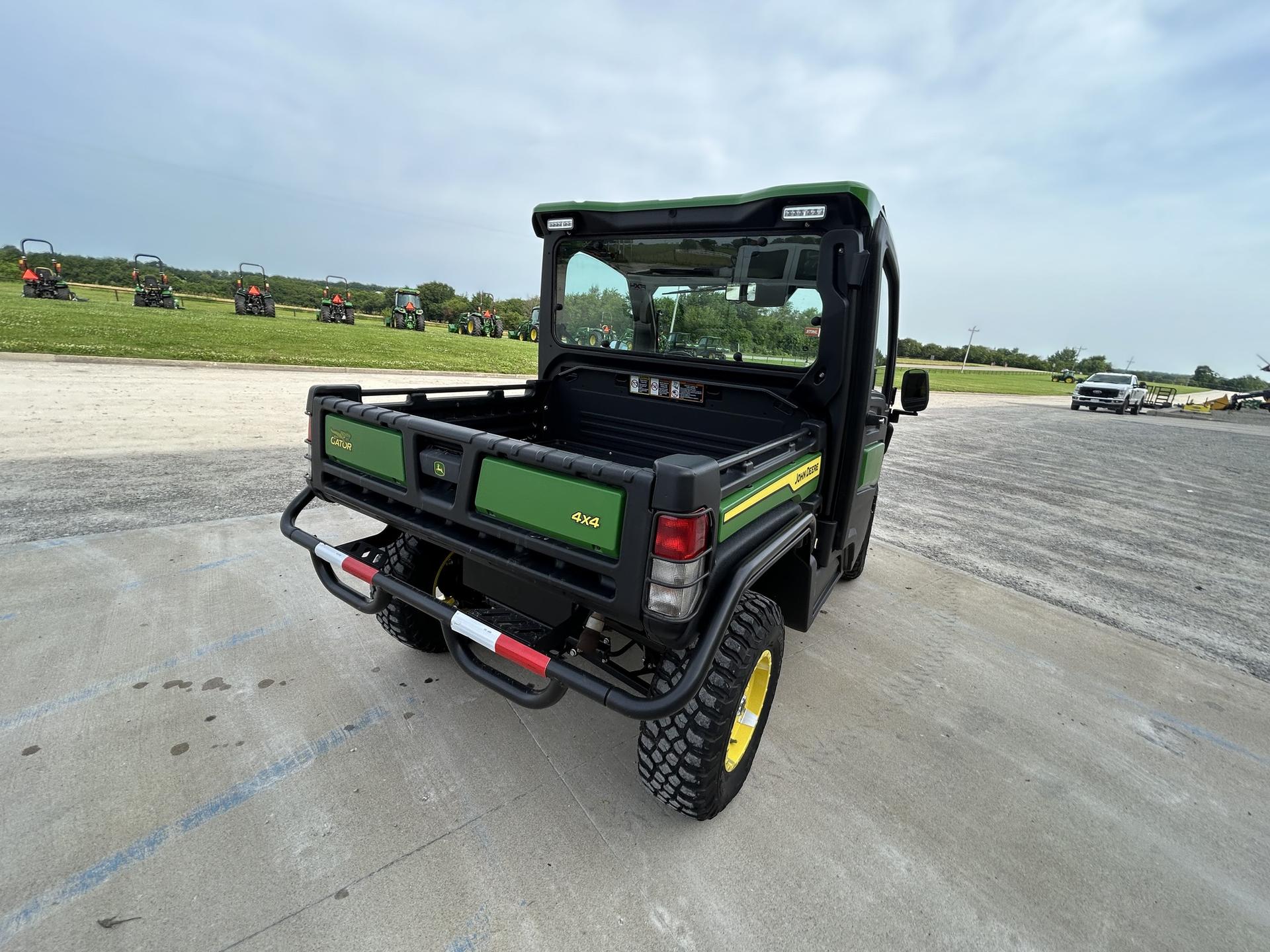 2023 John Deere XUV 835R Image