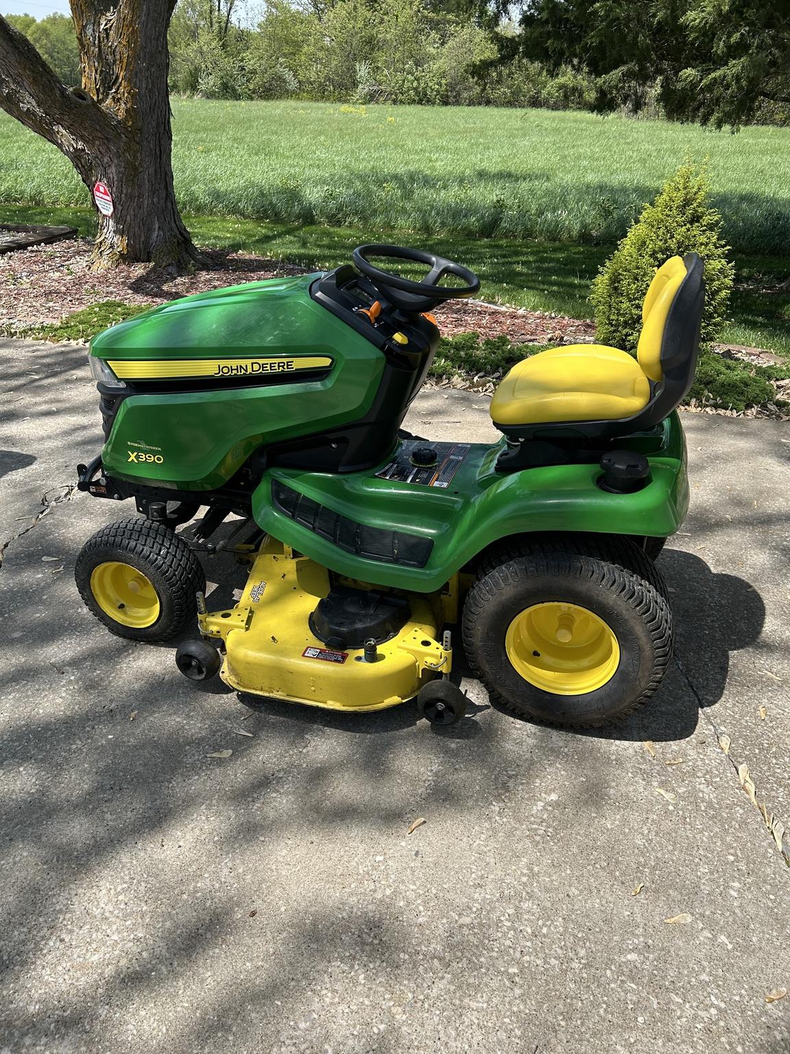 2017 John Deere X390 Image
