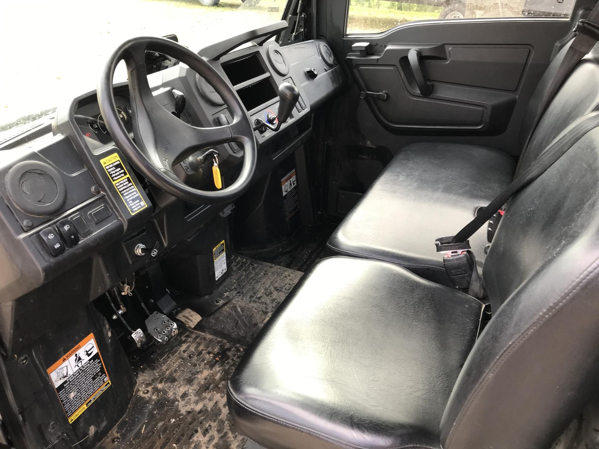 2020 John Deere XUV 835M Image