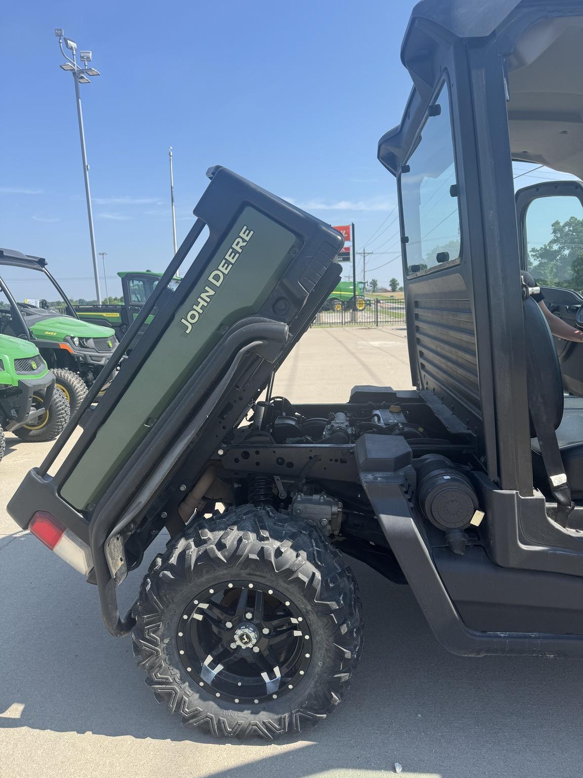 2020 John Deere XUV 835M Image