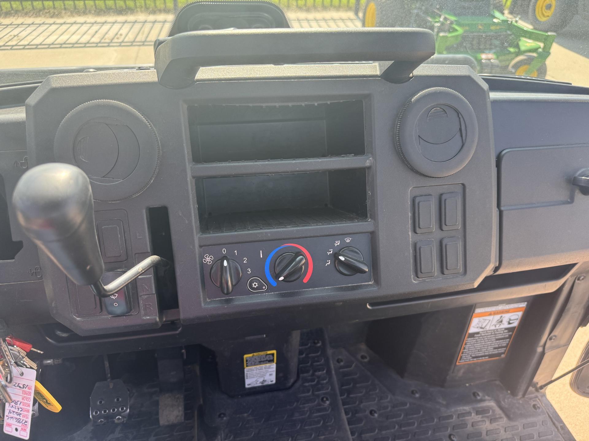 2020 John Deere XUV 835M Image