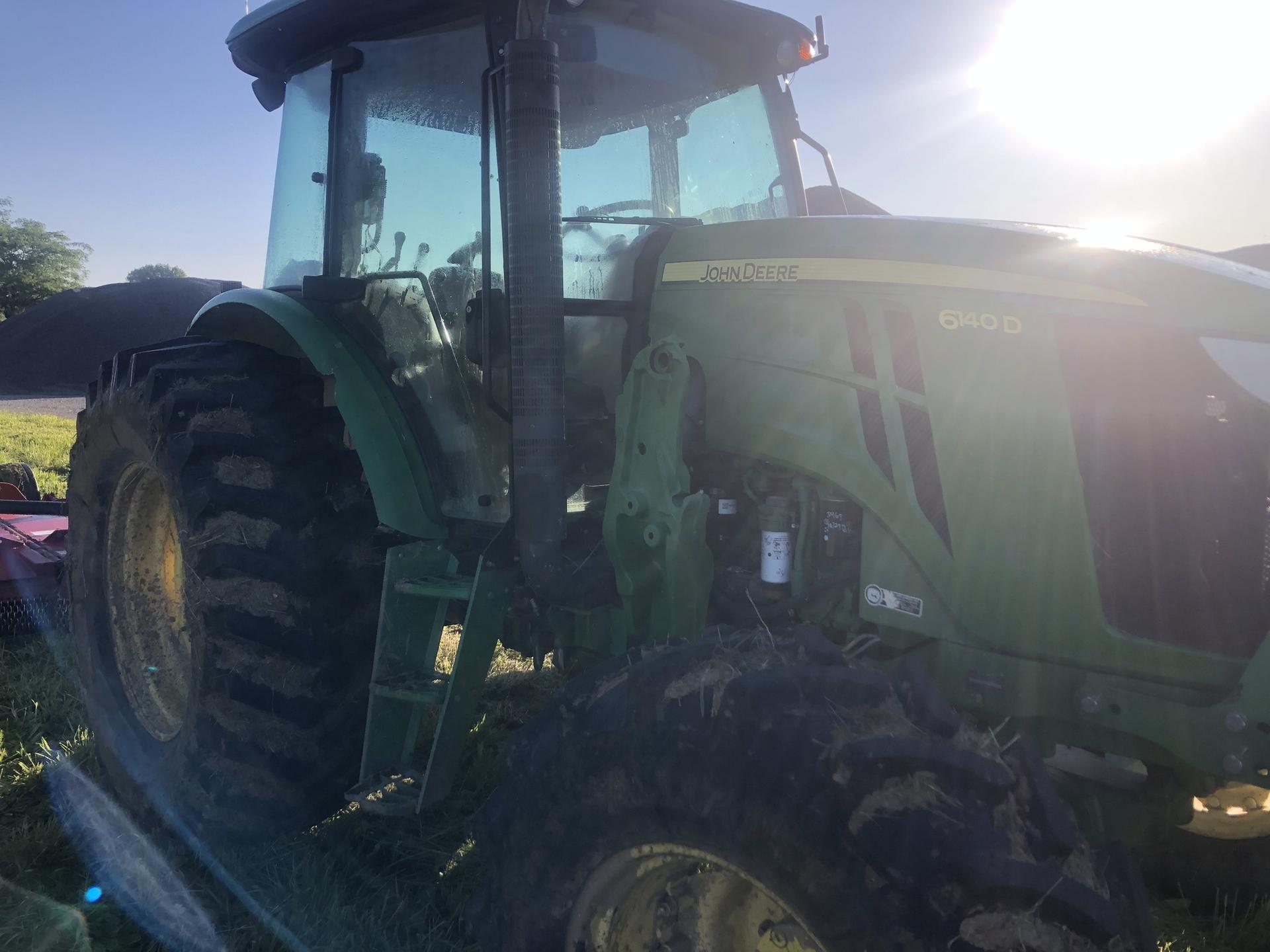 2013 John Deere 6140D Image