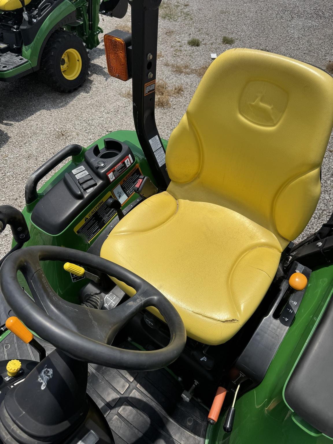 2013 John Deere 3320 Image