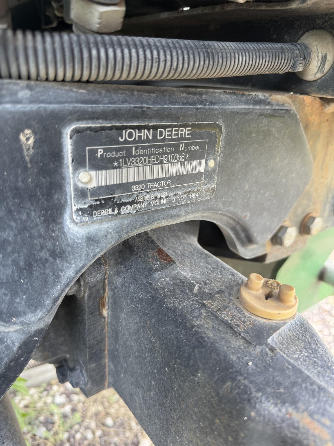 2013 John Deere 3320 Image
