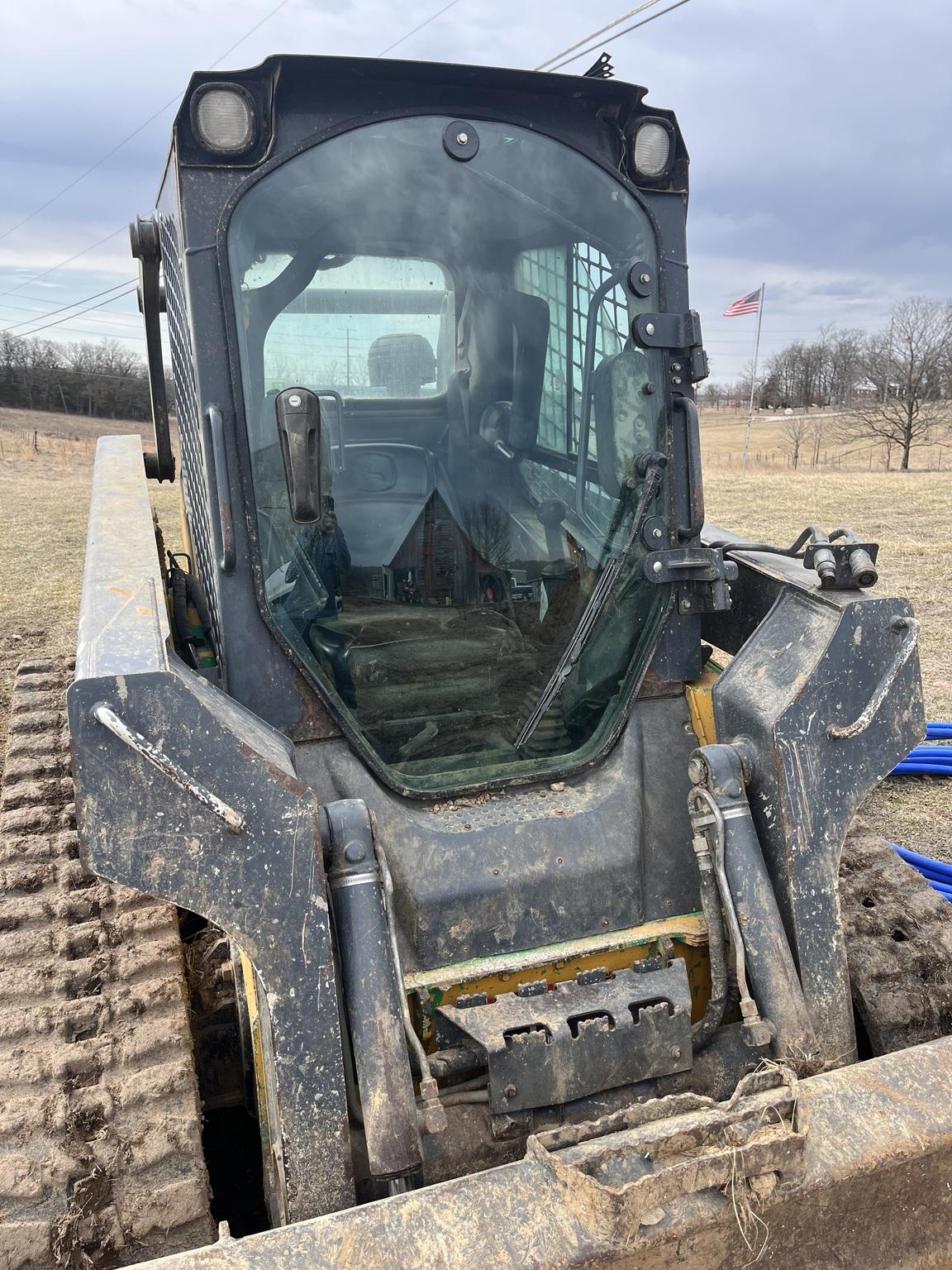 2012 John Deere 323D Image