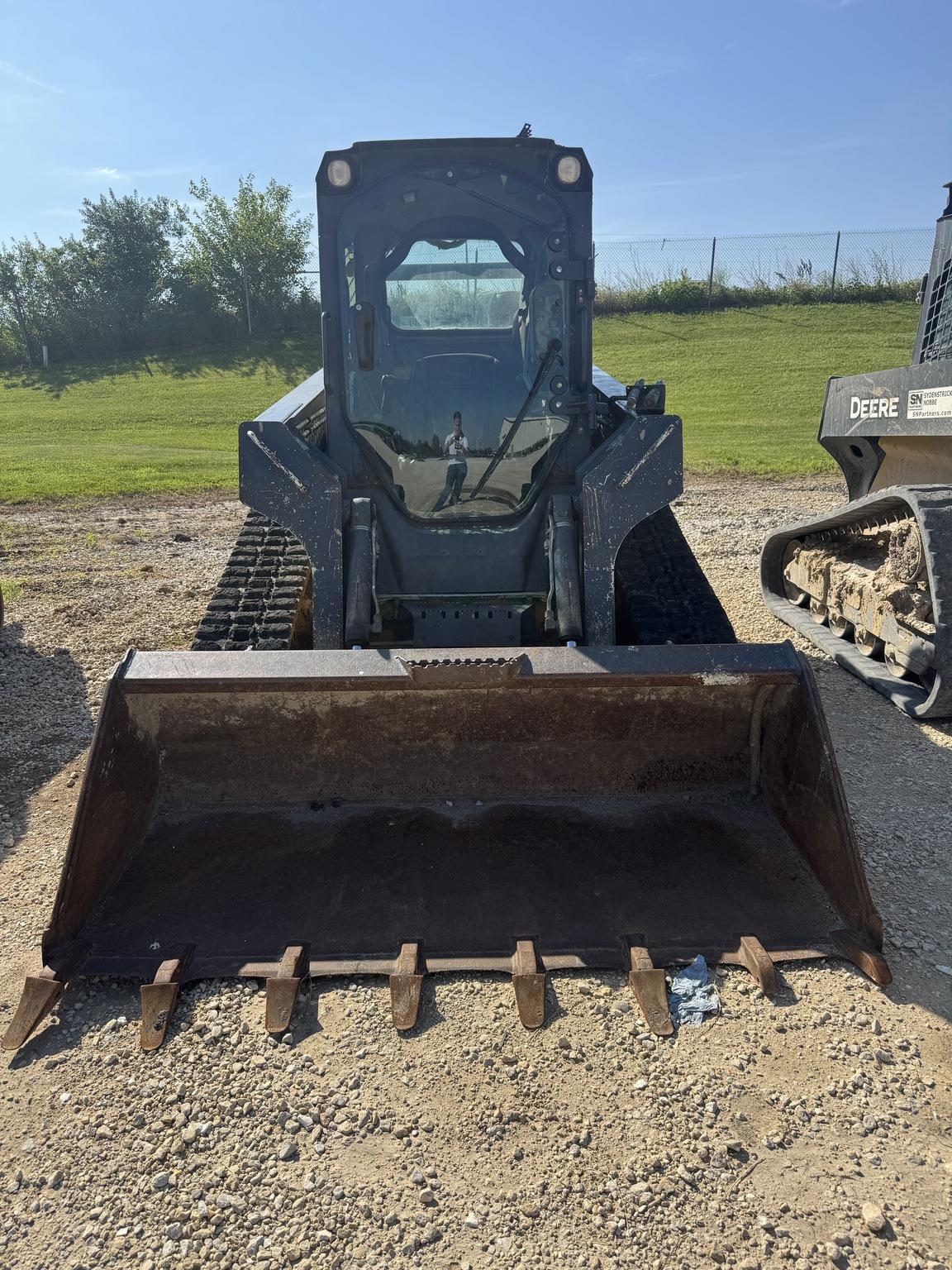 2012 John Deere 323D Image