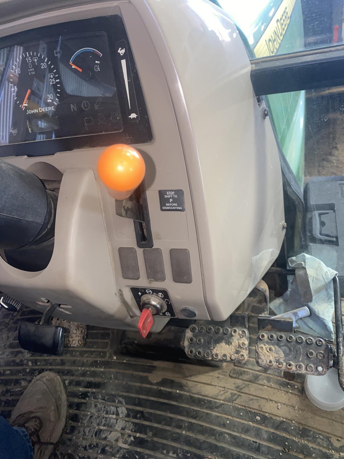 2010 John Deere 5101E Image