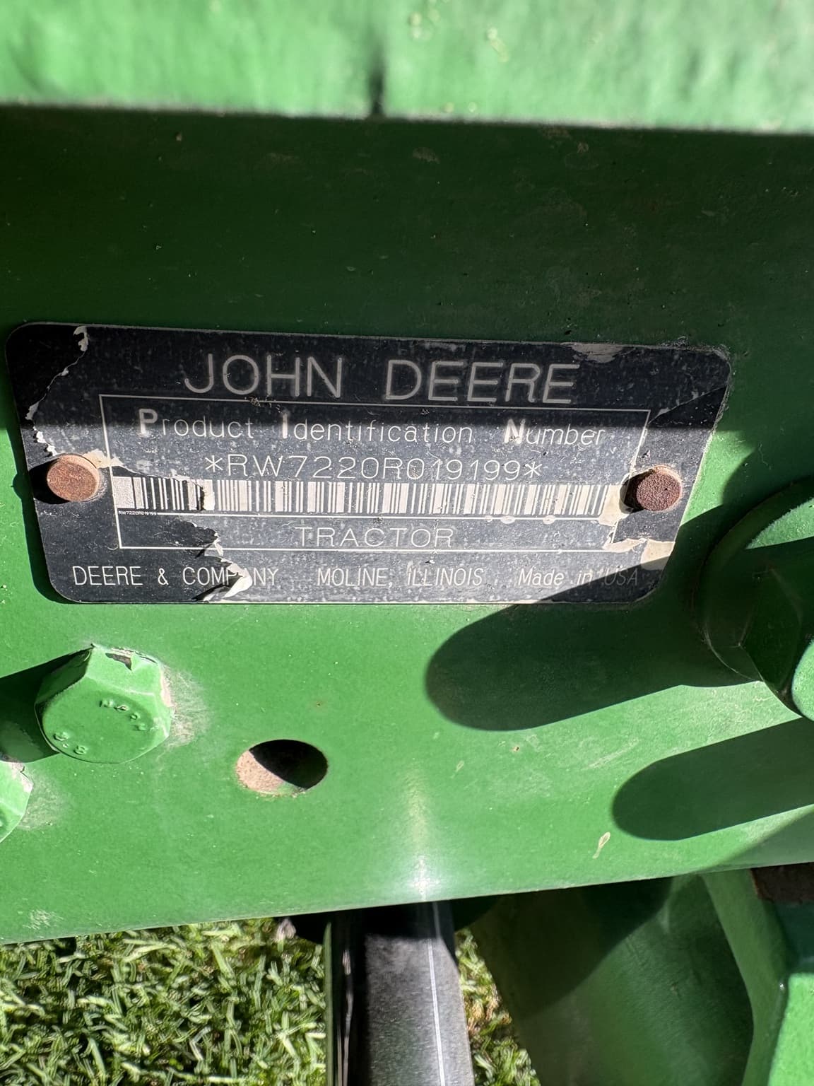 2004 John Deere 7220 Image