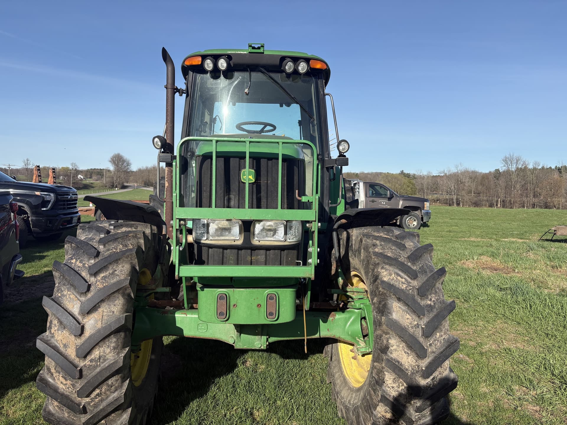 2004 John Deere 7220 Image