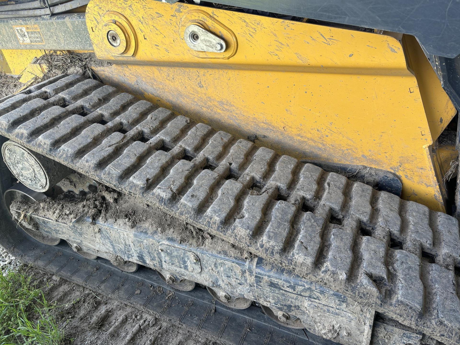 2021 John Deere 333G Image