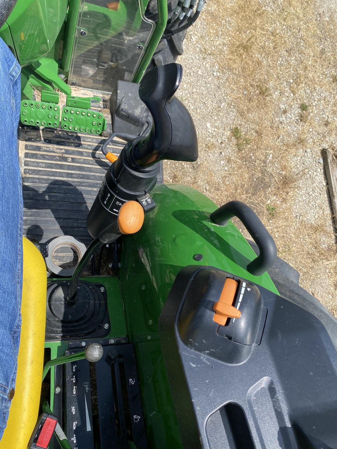 2021 John Deere 5075E Image