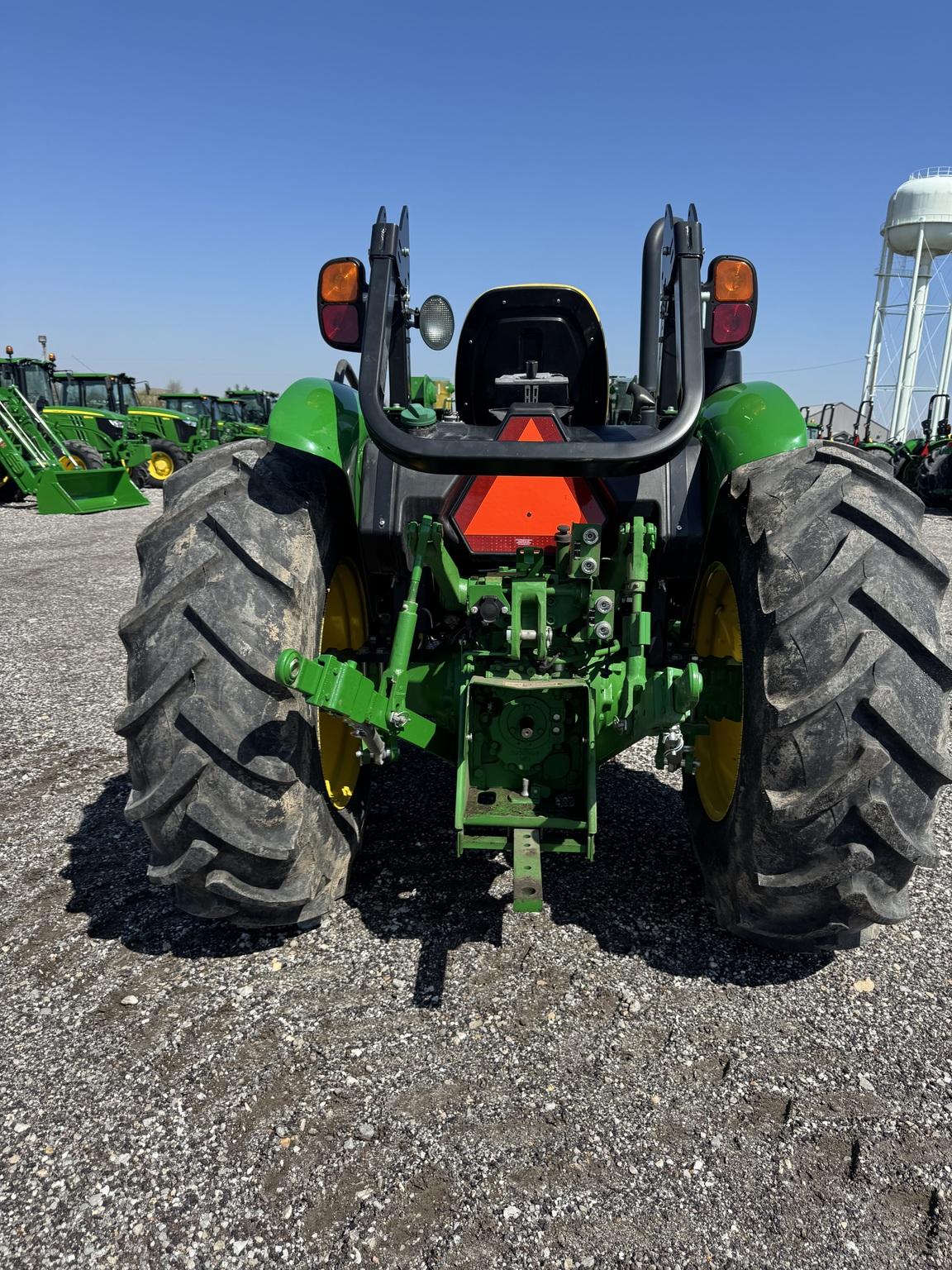 2021 John Deere 5075E Image