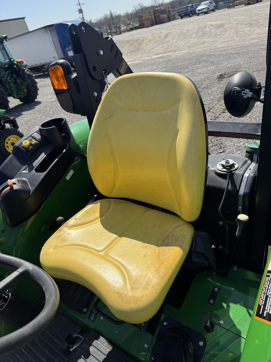 2021 John Deere 5075E Image
