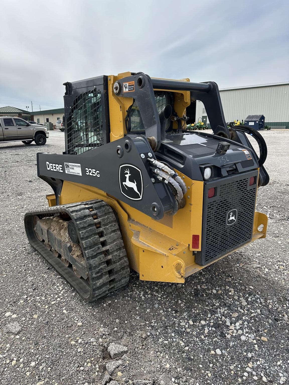 2022 John Deere 325G Image