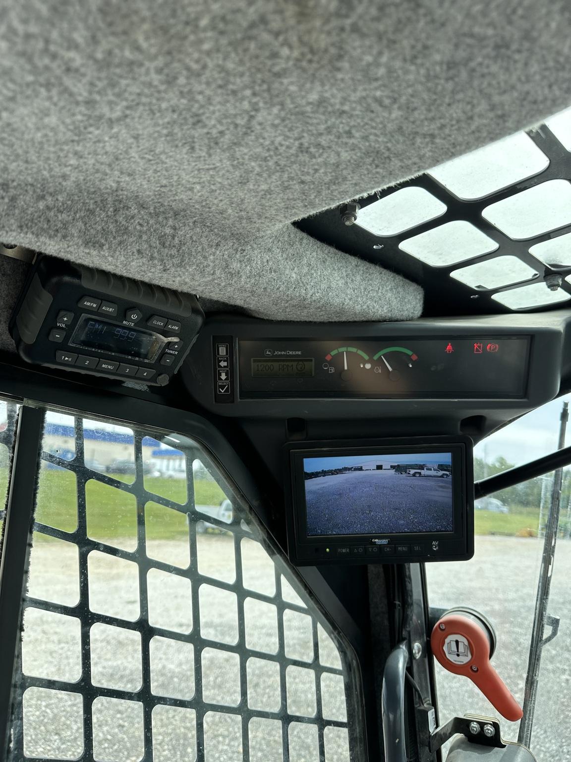 2022 John Deere 325G Image
